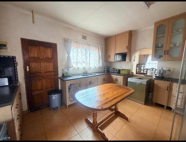 4 BEDROOM HOUSE FOR SALE IN LAUDIUM